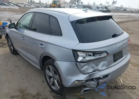 2018 Audi Q5 2.0T Premium/2.0T Tech Premium z USA, uszkodzony, nr VIN WA1ANAFY9J2084778